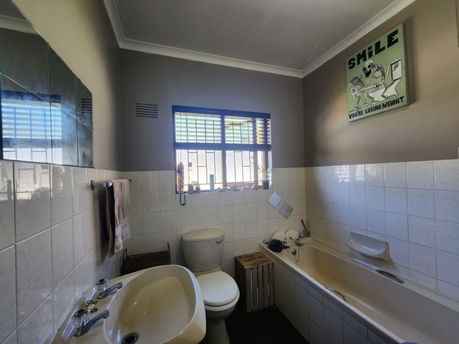 4 Bedroom Property for Sale in Groeneweide Park Western Cape